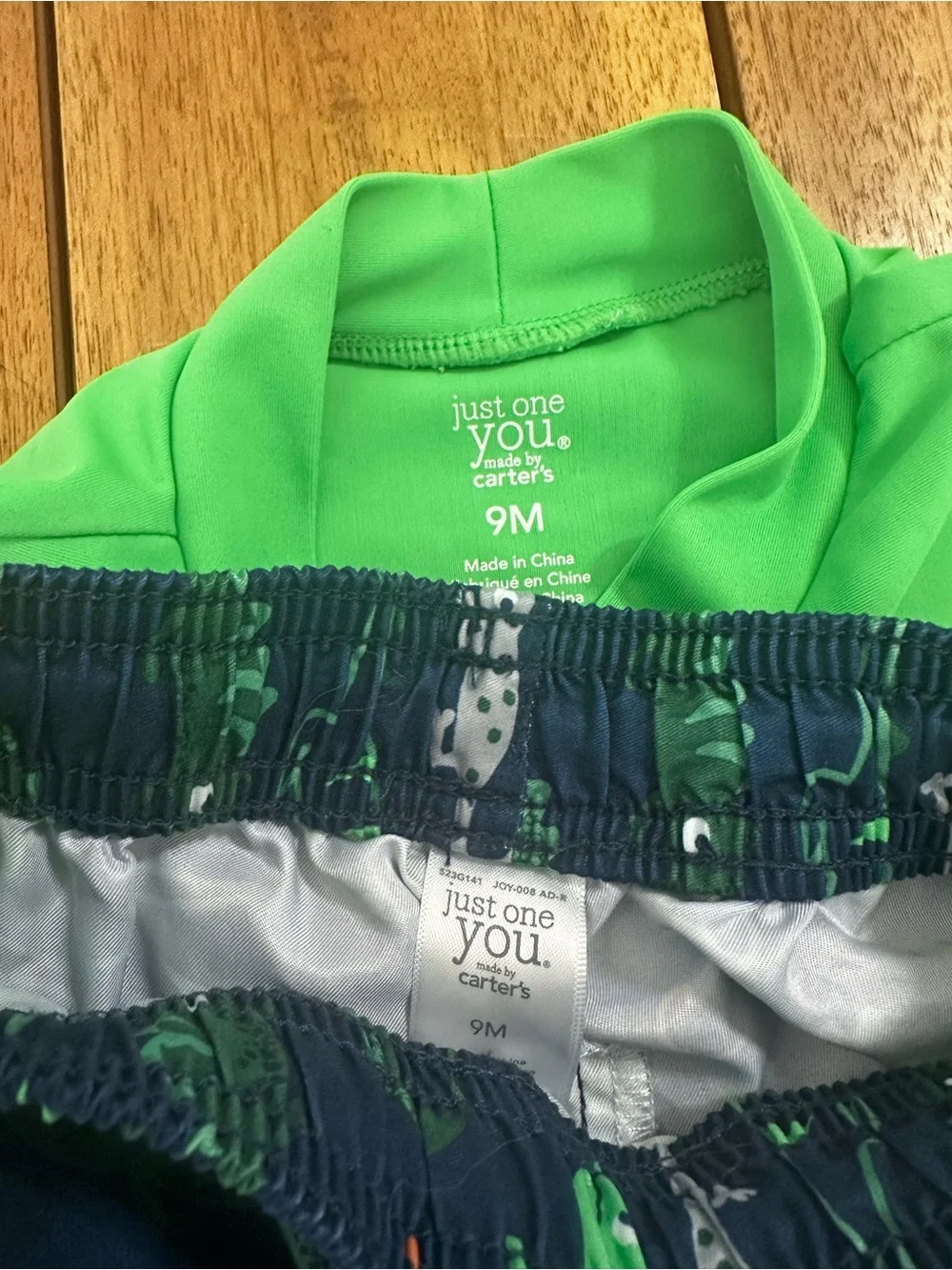 Carter's Neon Green iguana Rash Guard shirt  with Navy Swim Shorts size 9m